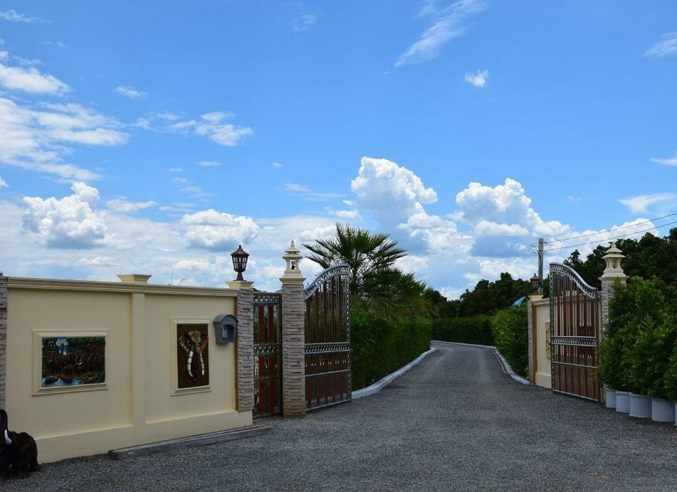 Sb Holiday Resort Τσιάνγκ Μάι Εξωτερικό φωτογραφία